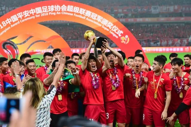 记者：卡马文加和巴斯克斯参加了皇马合练